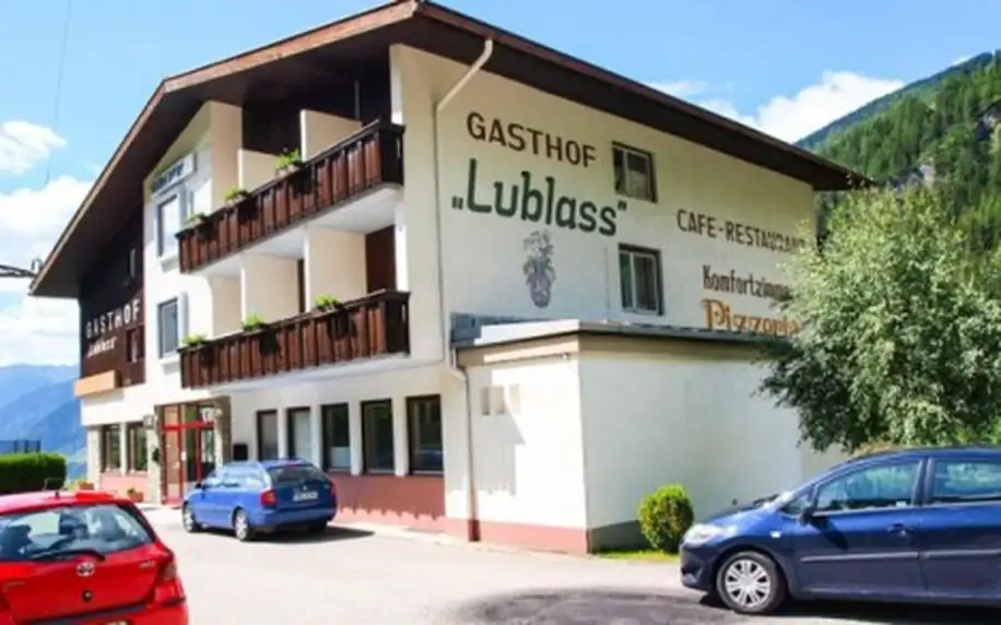 Pobyt v rakouských Alpách v českém hotelu s polopenzí a saunou na 4 a více dní