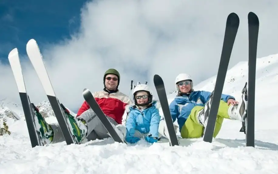 Profi servis lyží, běžek i snowboardů