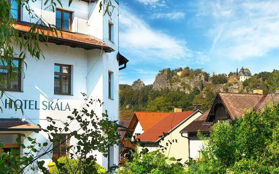3 nebo 5 dní odpočinku pro dva s polopenzí v hotelu Skála v Českém ráji