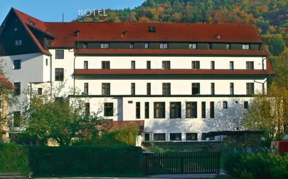 3 nebo 5 dní odpočinku pro dva s polopenzí v hotelu Skála v Českém ráji