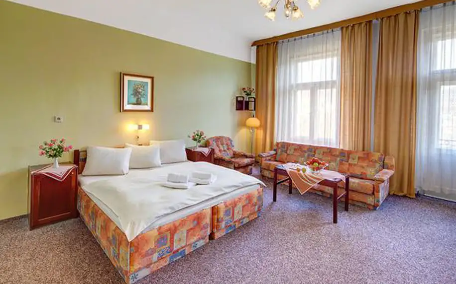 Až 6denní pobyt pro 2 osoby s až 11 wellness procedurami v hotelu Kossuth v Mariánkách