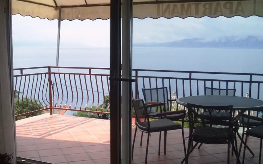 Chorvatsko s krásným výhledem na moře – WiFi a klimatizace zdarma!