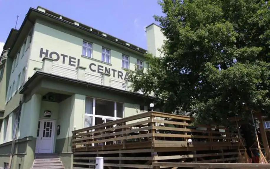 Až týdenní pobyt pro 2 osoby s polopenzí a wellness v hotelu Centrál v Klatovech