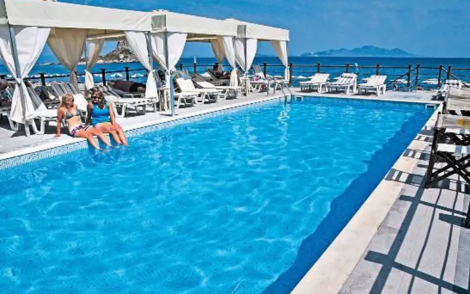 Řecko - Last minute se slevou 47%: Hotel Sacallis-Inn-Beach na 8 dní v termínu 09.07.2015 jen za 10990 Kč.