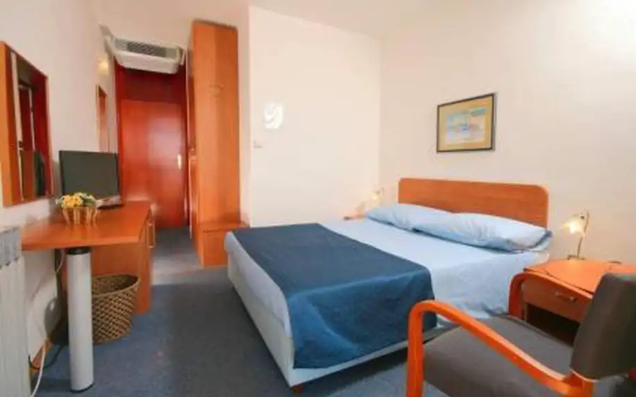 Chorvatsko, oblast Trogir, doprava vlastní, polopenze, ubytování v 2* hotelu na 8 dní