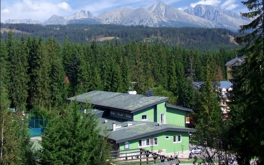 Vysoké Tatry, krásný resort na 3 nebo 4 dny se snídaněmi, polopenzí nebo ALL INCLUSIVE a wellness s bazénem!