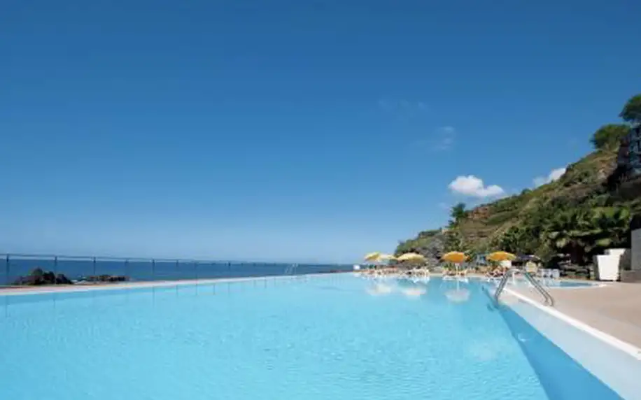 Madeira, oblast Funchal, doprava letecky, polopenze, ubytování v 3* hotelu na 8 dní