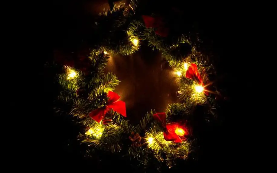 Vánoční dekorace - Vánoční věnec - 20 LED diod, 40 cm