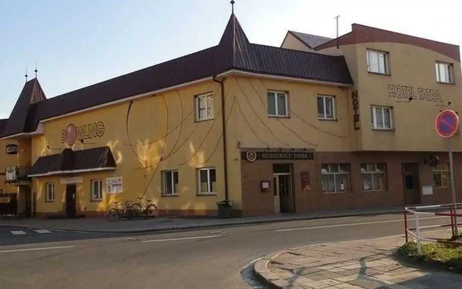 3 až 6 dní s polopenzí, wellness a bowlingem pro 2 v hotelu Tatra na Královéhradecku