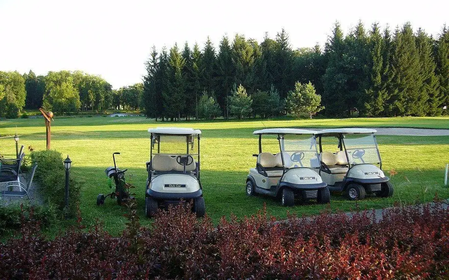 Ráj golfistů v Queen's Park Golf clubu Myštěves