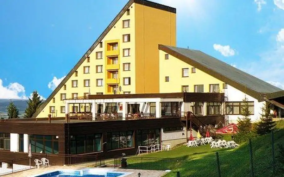 3–4denní pobyt pro 2 osoby s polopenzí v Bílých Karpatech v hotelu Jelenovská