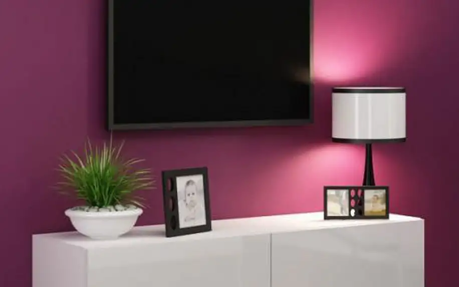 TV komoda Vigo s šířkou 140 cm v bílé barvě s vysokým leskem