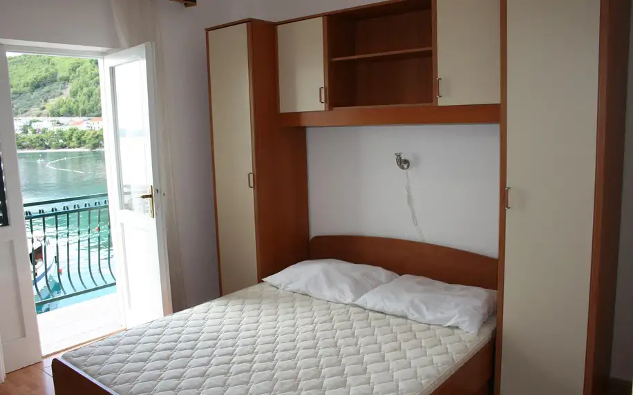 Opalování v Drveniku: apartmány přímo u pláže - First minute ceny do 31. 3. 2024