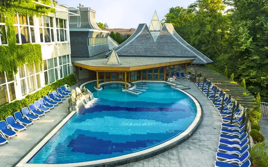 Hévíz na 5 dní v luxusním 4* superior hotelu Danubius s wellness s termální vodou