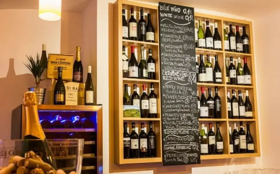 Tapas talíř: 200 g vybraných španělských delikates + láhev kvalitního vína v centru Prahy