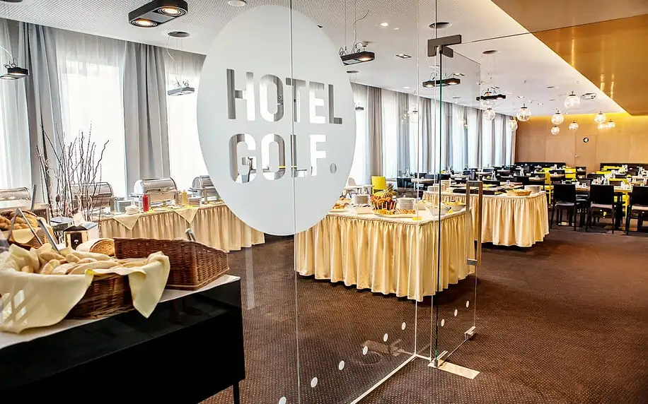 Hotel Golf**** Praha na 3 dny pro 2 osoby se snídaněmi/polopenzí a wellness, do 29.12.2016