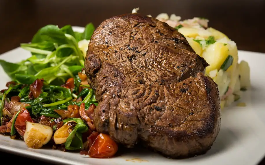 4chodové menu pro 2: Steak i tvarohová tečka