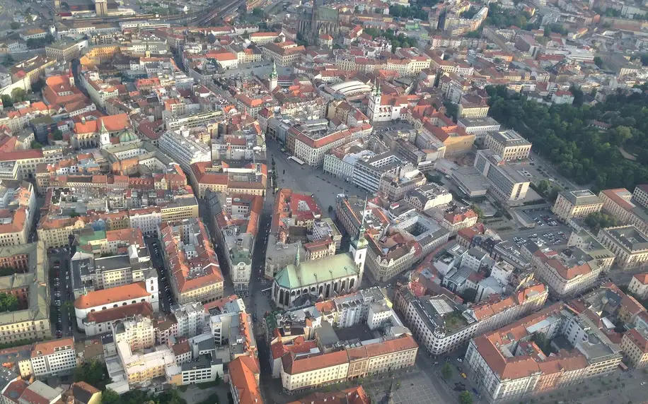 Brno z pohledu ptáků: Vyhlídkový let vrtulníkem