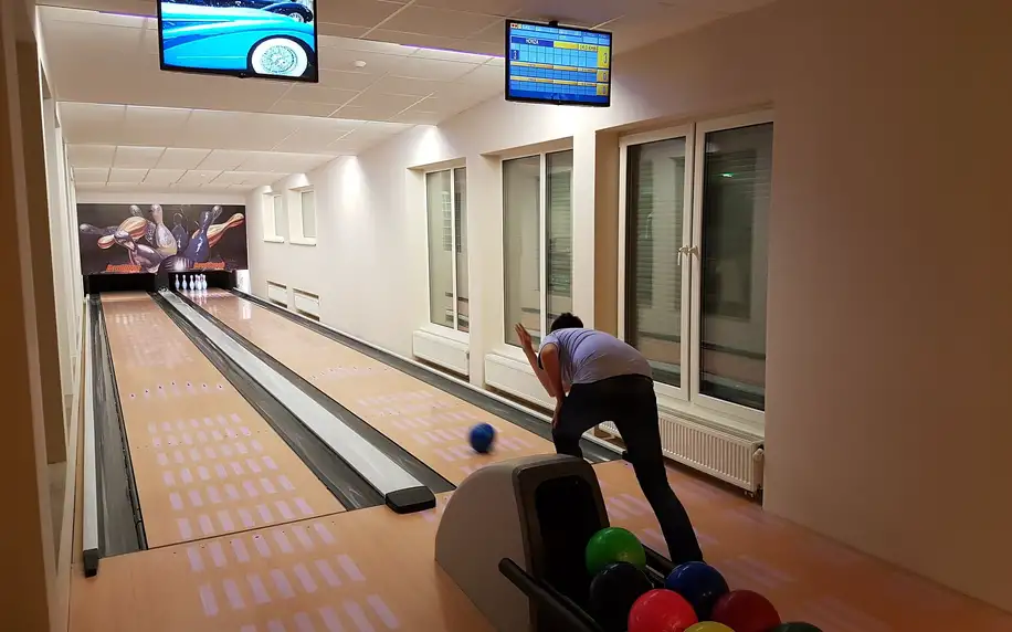 Hodina bowlingu až pro 8 osob