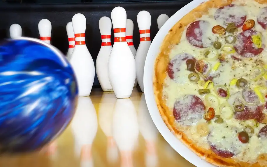 Hodina bowlingu až pro 8 hráčů a 2 pizzy z pece
