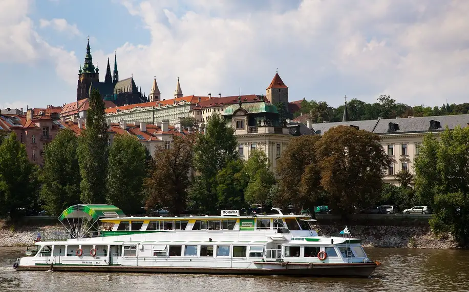 Námořníci, hurá na Vltavu: Plavby lodí Moravia