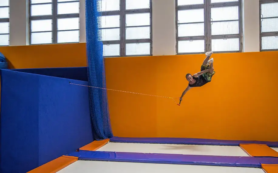 Dovádění pro malé i velké: trampolíny a parkour zóna