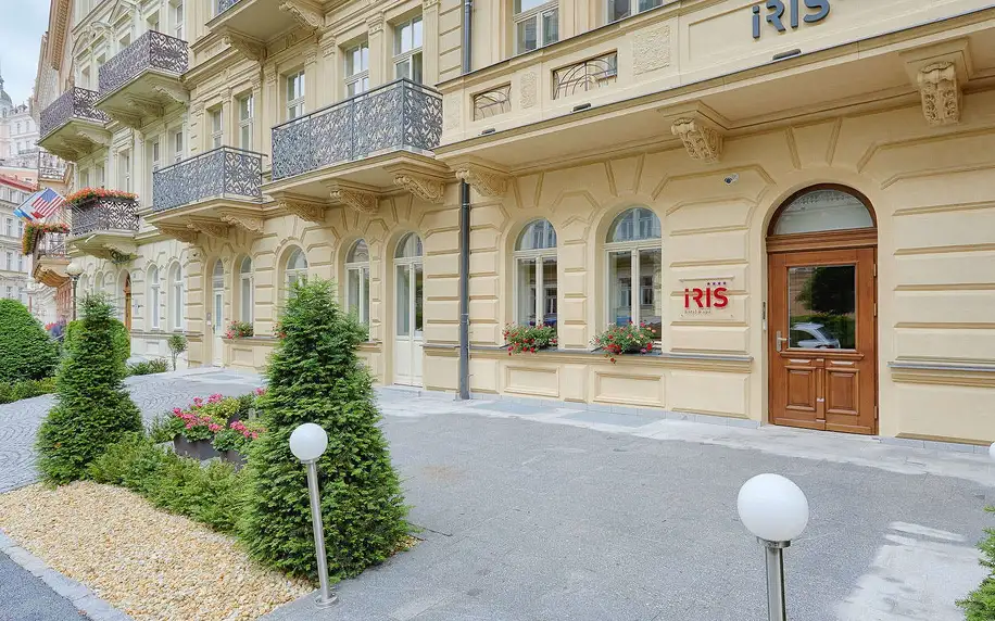 Hotel Iris**** v Karlových Varech s polopenzí a wellness