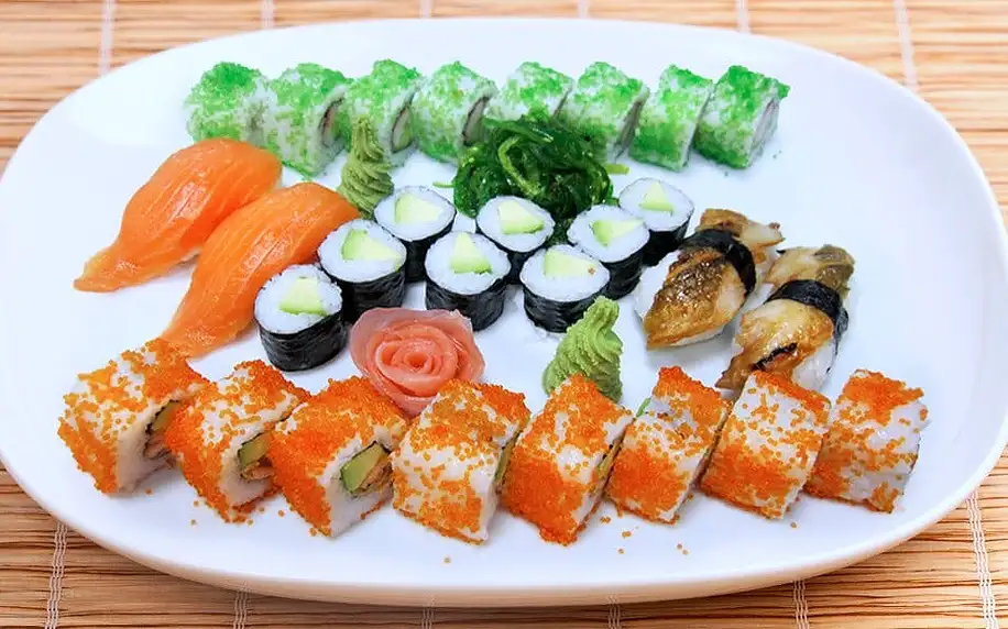 Lahodná exotická pochoutka: Sada čerstvého sushi