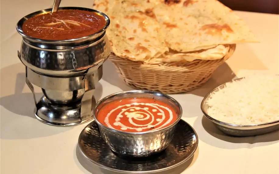 Indická večeře s 5 druhy hlavního jídla na výběr