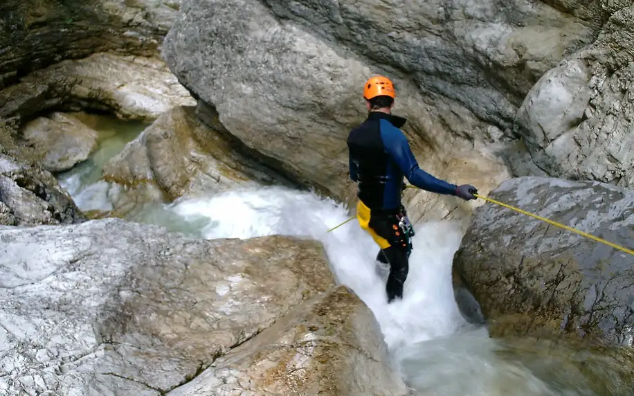 Jednodenní canyoning ve Slovinsku pro 1–4 osoby