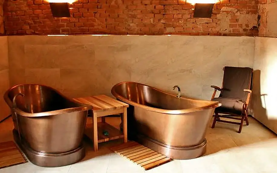 Relax v sauně a lázni i dvouchodové menu pro 2 osoby