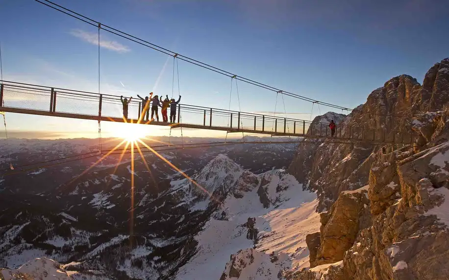 Adrenalinový výlet na vrcholky Alp na Dachsteinu