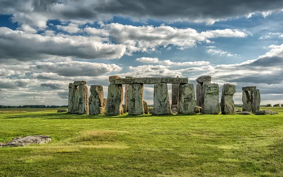 Zájezd do Stonehenge, Londýn a stůl krále Artuše