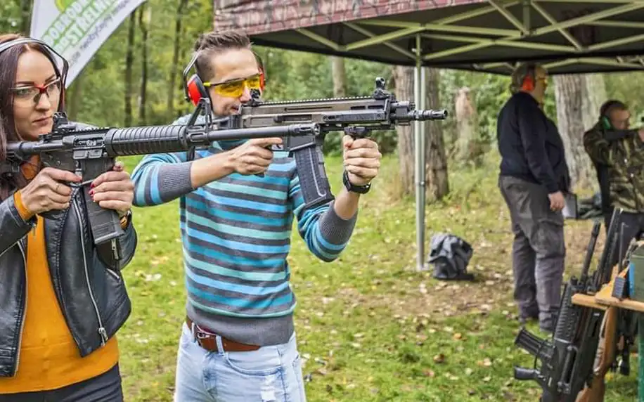 Střelba na střelnici - zbraně speciálních jednotek