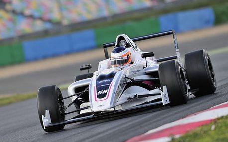 Závodní sen - Formule F4 vs Ariel Atom