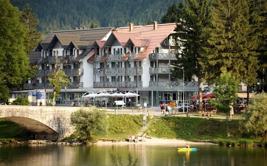 Pobyt ve slovinských Alpách: bazén, strava a lyžování