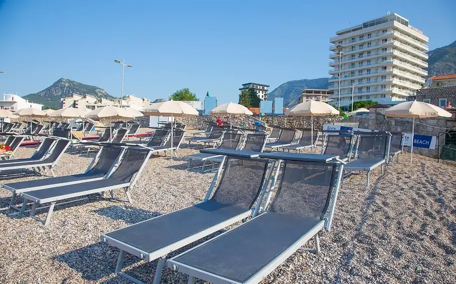Pobyt v Černé Hoře: hotel se stravou i soukromou pláží