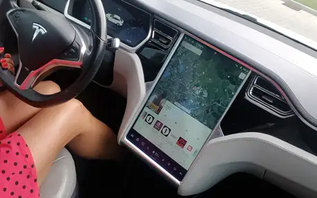 Projížďka ve fantastickém žihadle Tesla S
