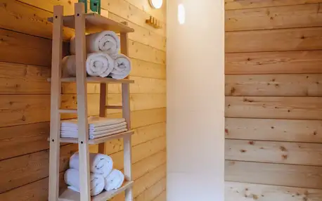 Moravský kras: penzion v přírodě s polopenzí i saunou