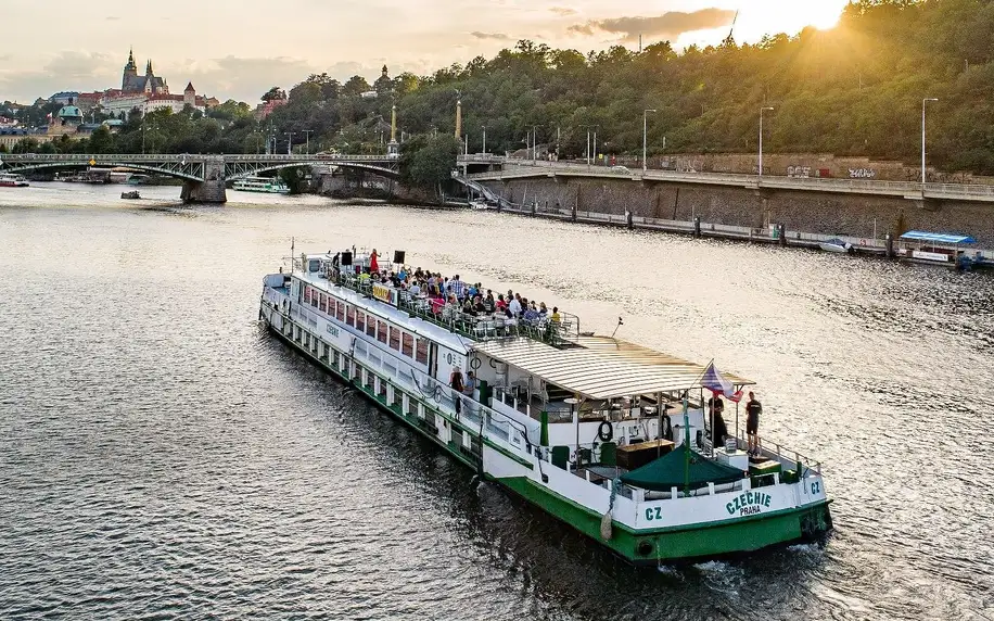 Vyhlídková plavba po Vltavě s možností rautu