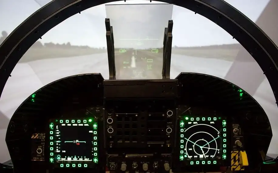 Letecký simulátor stíhačky F/A-18 Hornet v Brně