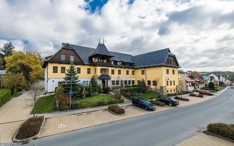 Luhačovice: Valašský Hotel Ogar s pivními lázněmi