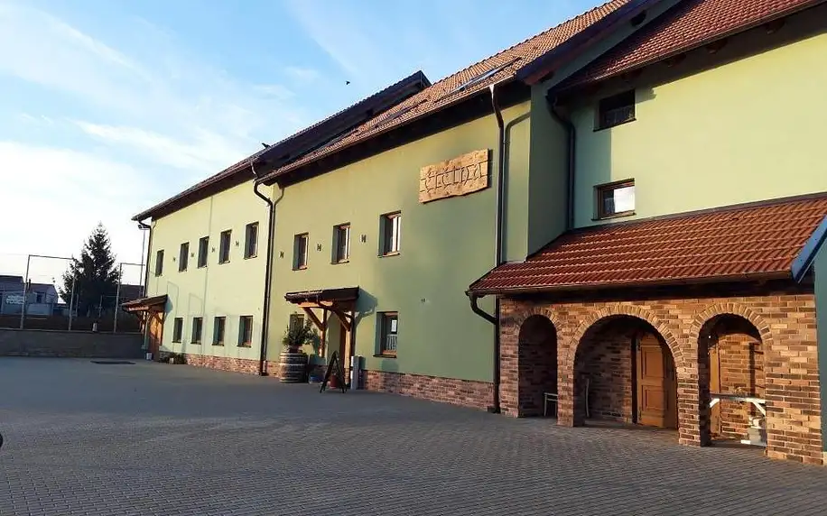 Jižní Morava: Penzion a vinný sklep Čičina