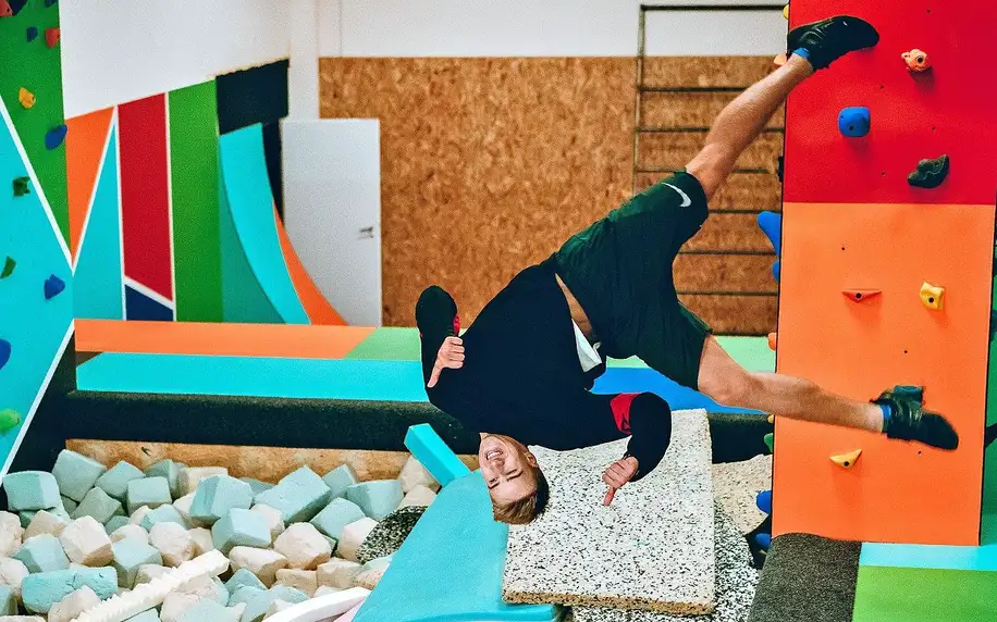 Dovádění pro malé i velké: trampolíny a parkour zóna