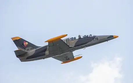 Let stíhačkou L-39 Albatros