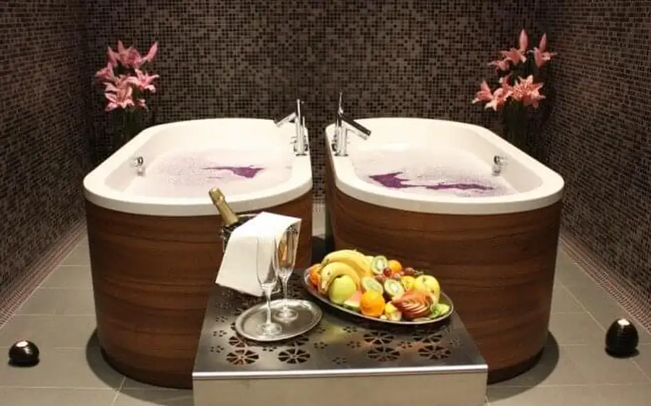 Orlické hory s úchvatným výhledem v Hotelu Rajská zahrada **** s wellness, koupelí, welcome drinkem a snídaní