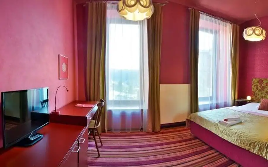 Orlické hory s úchvatným výhledem v Hotelu Rajská zahrada **** s wellness, koupelí, welcome drinkem a snídaní