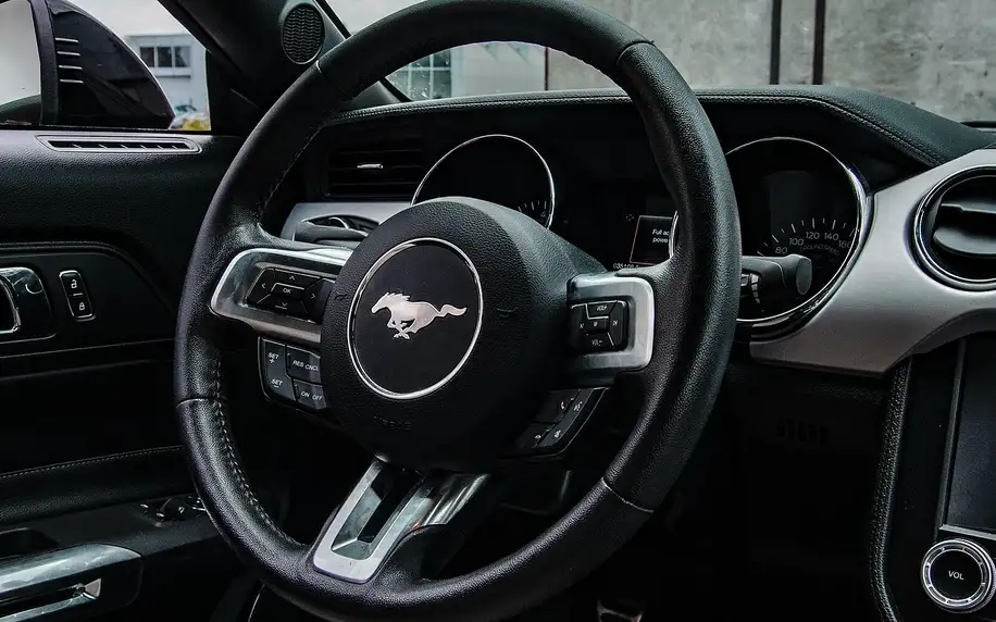 Jízda snů v nadupaném Fordu Mustang GT pro 1 i 2