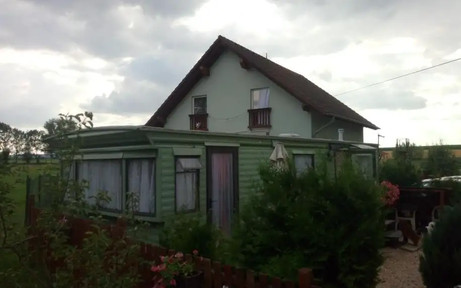 Český ráj: Ubytovani Fanisek v mobilnim domku v ceskem raji