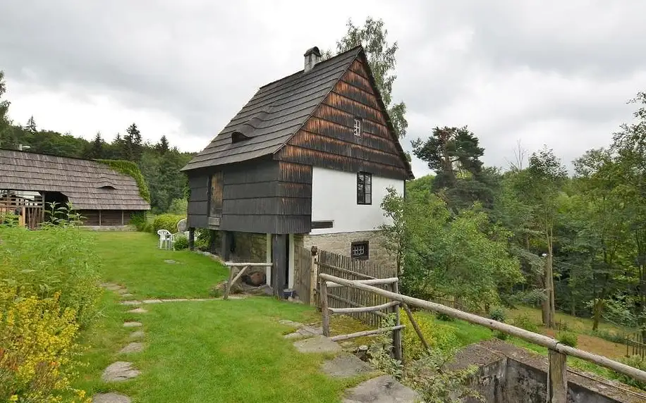 Karlovarský kraj: Holiday Home in Nejdek in West Bohemia with garden